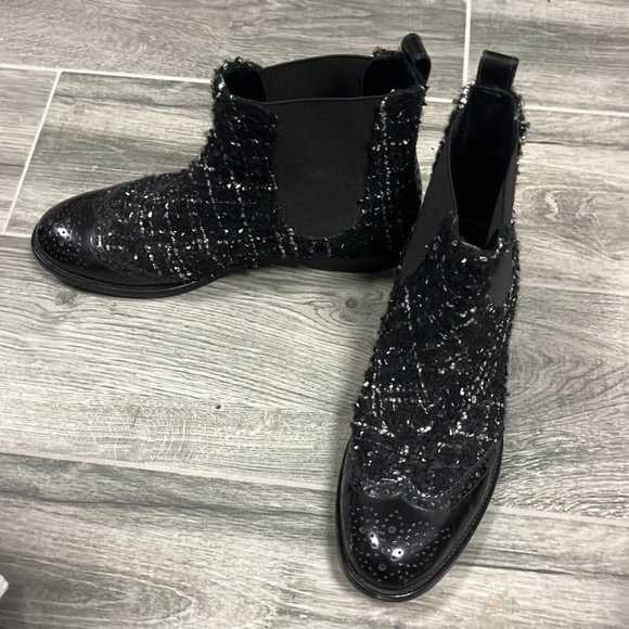 Dolce and Gabbana tweed short boots - Picture 2 of 5